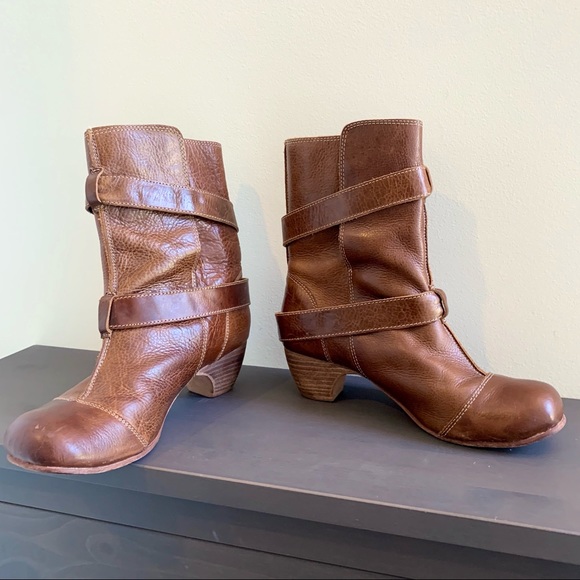 Gee Wawa boots - Picture 3 of 9